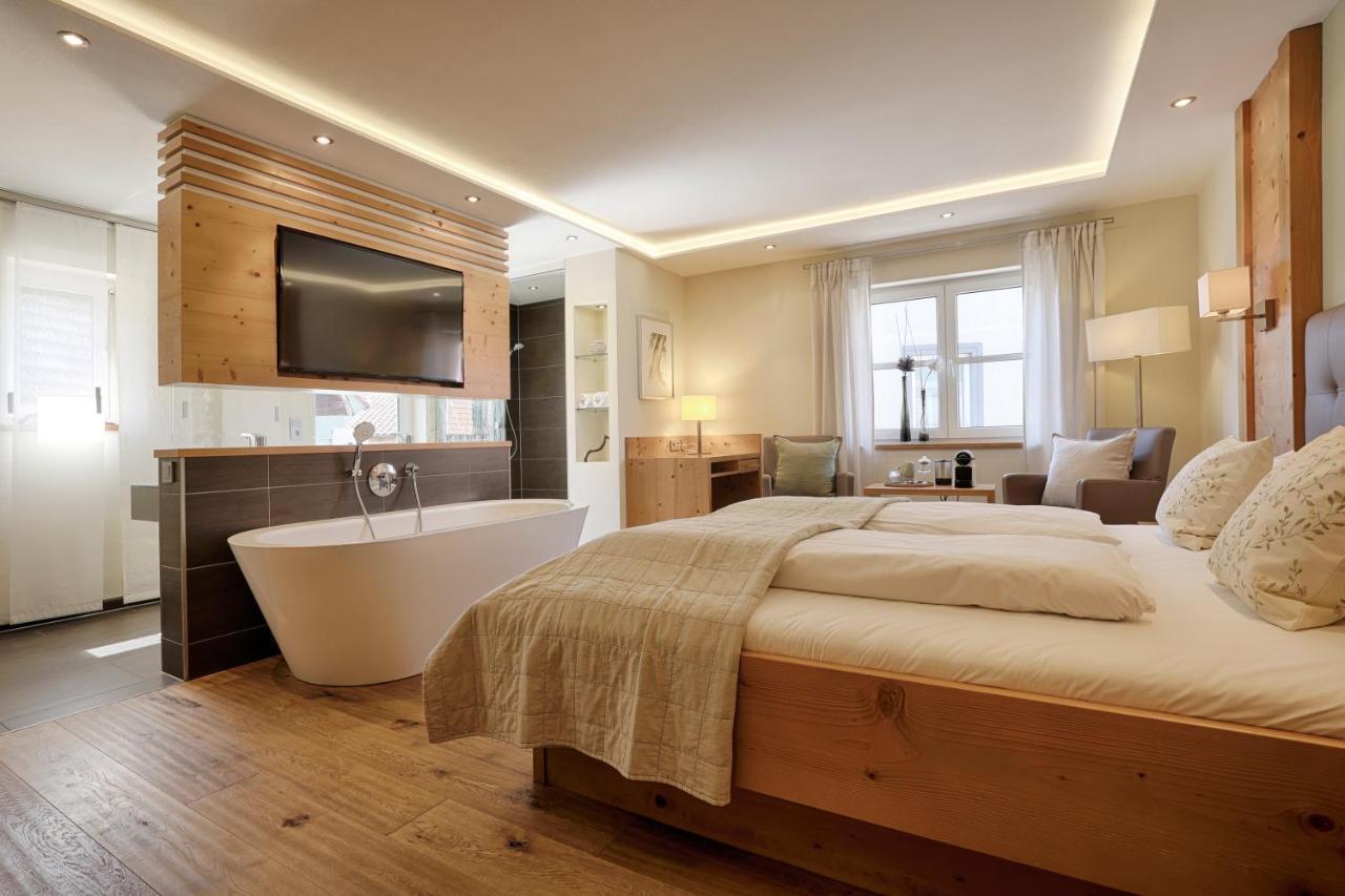 Landhotel Schwab - By Homekeepers Schwarzach am Main Kültér fotó